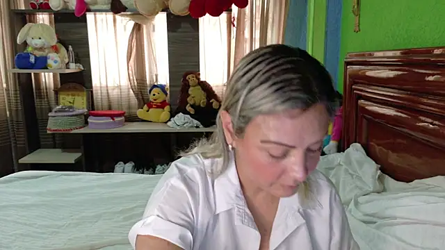  Charlize theron  online show from 02/17/26, 09:32