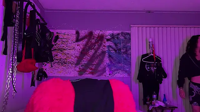 xoFrankie online show from 10/21/25, 02:56