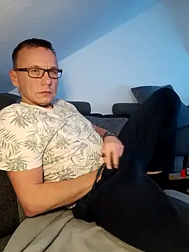 Snapshot of Sam_molinari chatting on 10/20/25, 10:21 Sam molinari online show from 10/20/25, 10:21