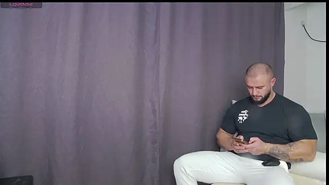 Snapshot of RickyMiami1 chatting on 11/20/25, 07:46 RickyMiami1 online show from 11/20/25, 07:46