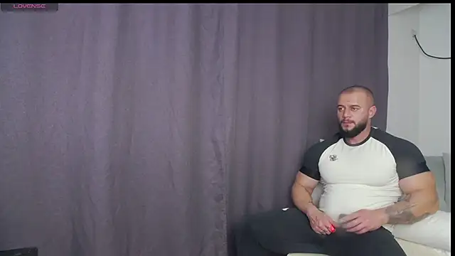 Snapshot of RickyMiami1 chatting on 11/28/25, 09:50 RickyMiami1 online show from 11/28/25, 09:50