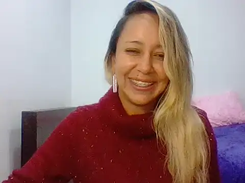 leah susman online show from 11/28/25, 01:41