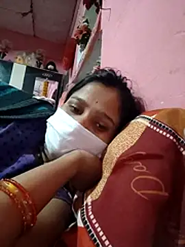 Snapshot of Sapna_thakurr chatting on 11/17/25, 06:24 Sapna thakurr online show from 11/17/25, 06:24