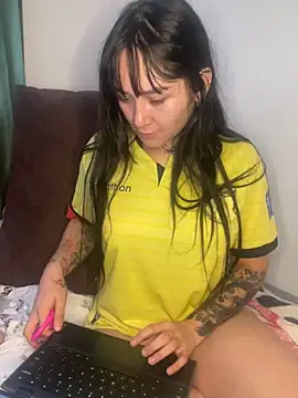 saraycat  online show from 10/16/25, 01:56