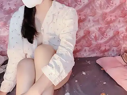 Snapshot of Miumiu028 chatting on 11/04/25, 07:40 Miumiu028 online show from 11/04/25, 07:40