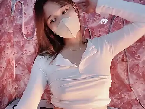 Snapshot of Miumiu028 chatting on 12/05/25, 04:03 Miumiu028 online show from 12/05/25, 04:03