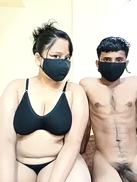 Snapshot of Beautiful_couple_70 chatting on 02/12/26, 06:03 Beautiful couple 70 online show from 02/12/26, 06:03
