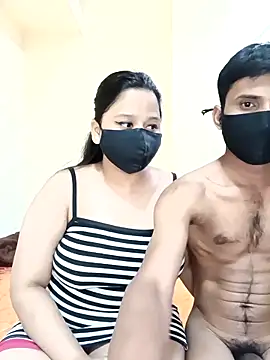 Snapshot of Beautiful_couple_70 chatting on 02/20/26, 05:46 Beautiful couple 70 online show from 02/20/26, 05:46