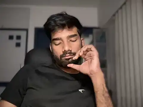 Snapshot of desi_indicoc chatting on 11/06/25, 10:43 desi indicoc online show from 11/06/25, 10:43