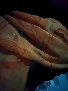 Snapshot of Meenu_chauhan chatting on 10/31/25, 04:02 Meenu chauhan online show from 10/31/25, 04:02