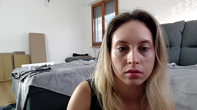 L Sofia online show from 10/14/25, 03:24