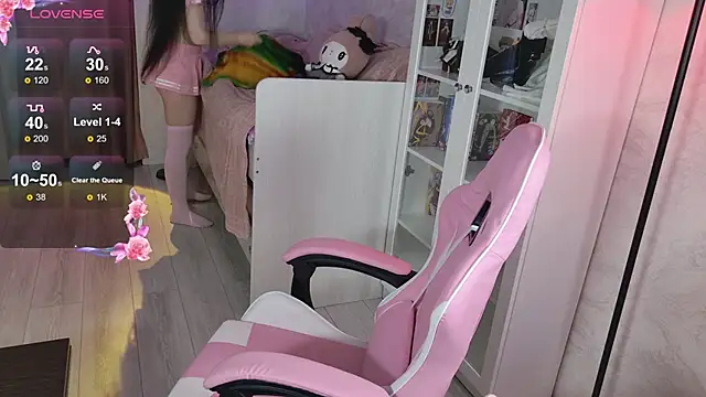 MiraJadee online show from 10/01/25, 01:55