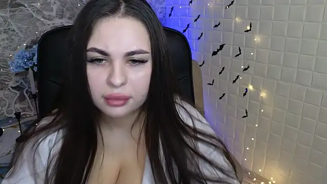 Snapshot of NaomiKatee chatting on 10/26/25, 04:35 NaomiKatee online show from 10/26/25, 04:35