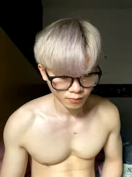 Snapshot of zachlee_69 chatting on 10/11/25, 09:35 zachlee 69 online show from 10/11/25, 09:35