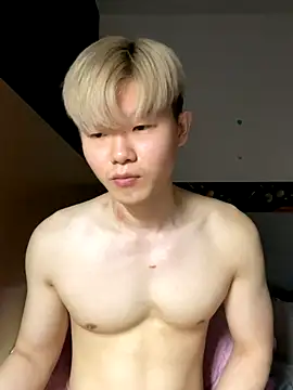 Snapshot of zachlee_69 chatting on 10/21/25, 09:54 zachlee 69 online show from 10/21/25, 09:54