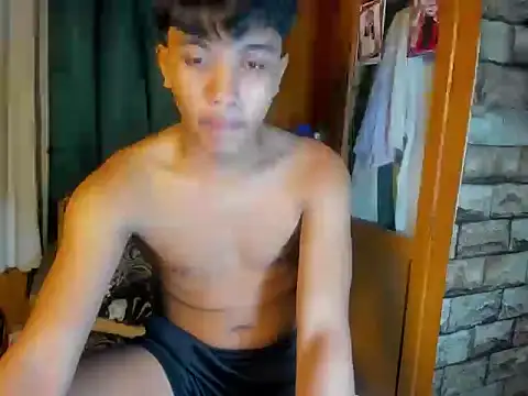 Snapshot of chris_hot_asian_loverboy chatting on 07/13/26, 04:32 chris hot asian loverboy online show from 07/13/26, 04:32