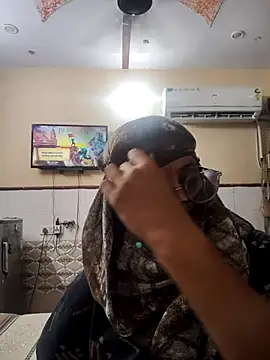 Snapshot of meenu_bhabhi547 chatting on 09/22/25, 02:02 meenu bhabhi547 online show from 09/22/25, 02:02