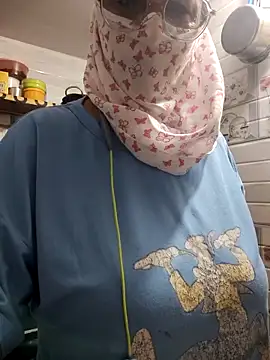 Snapshot of meenu_bhabhi547 chatting on 09/25/25, 02:26 meenu bhabhi547 online show from 09/25/25, 02:26