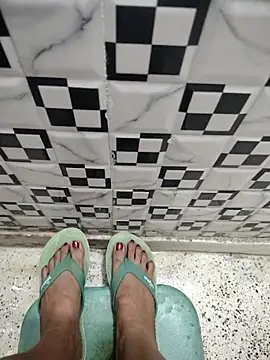 Snapshot of meenu_bhabhi547 chatting on 10/22/25, 01:50 meenu bhabhi547 online show from 10/22/25, 01:50