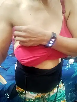 Snapshot of meenu_bhabhi547 chatting on 10/23/25, 04:34 meenu bhabhi547 online show from 10/23/25, 04:34