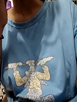 Snapshot of meenu_bhabhi547 chatting on 10/24/25, 01:57 meenu bhabhi547 online show from 10/24/25, 01:57