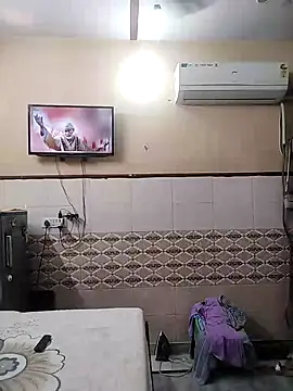 Snapshot of meenu_bhabhi547 chatting on 10/30/25, 01:51 meenu bhabhi547 online show from 10/30/25, 01:51