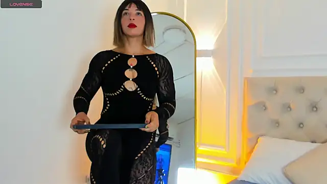 Snapshot of AliceFit_212 chatting on 09/23/25, 01:03 AliceFit 212 online show from 09/23/25, 01:03