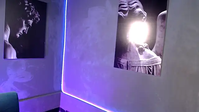 Snapshot of AliceFit_212 chatting on 10/19/25, 02:29 AliceFit 212 online show from 10/19/25, 02:29