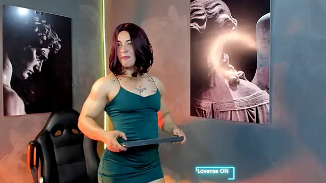 Snapshot of AliceFit_212 chatting on 10/24/25, 01:29 AliceFit 212 online show from 10/24/25, 01:29