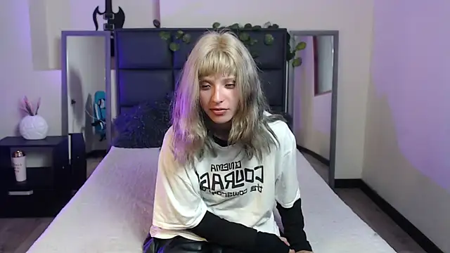 Snapshot of Amnesia_ chatting on 11/10/25, 01:10 Amnesia online show from 11/10/25, 01:10