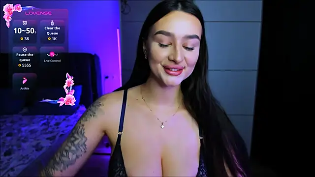 Snapshot of Veronica_Larsson chatting on 11/12/25, 08:19 Veronica Larsson online show from 11/12/25, 08:19