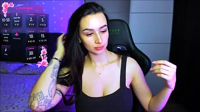 Snapshot of Veronica_Larsson chatting on 12/15/25, 04:28 Veronica Larsson online show from 12/15/25, 04:28