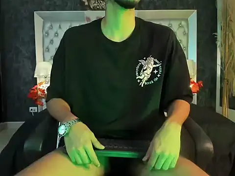 JhosuaCollins  online show from 10/22/25, 02:39