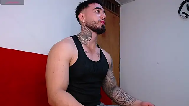 Snapshot of tommyblessd1 chatting on 11/11/25, 06:57 tommyblessd1 online show from 11/11/25, 06:57