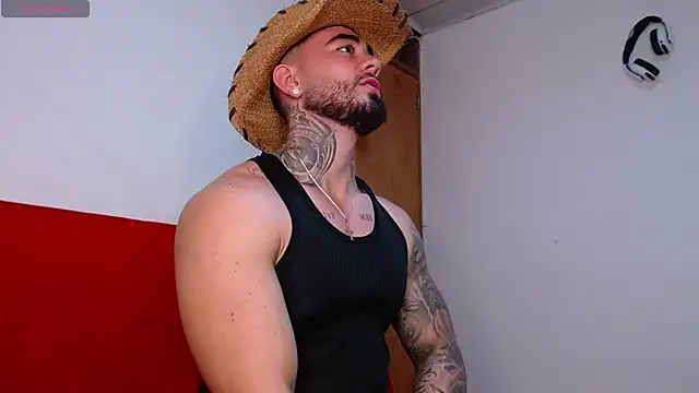 Snapshot of tommyblessd1 chatting on 11/11/25, 07:03 tommyblessd1 online show from 11/11/25, 07:03