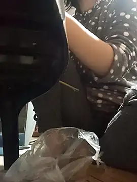 hanonaa1 online show from 12/20/25, 09:33