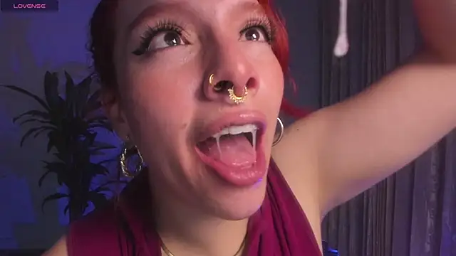 bri von dhara   online show from 10/19/25, 12:17