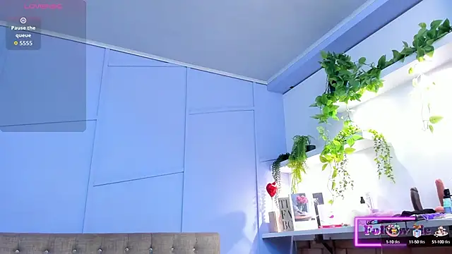 aliceandsia online show from 09/30/25, 12:21