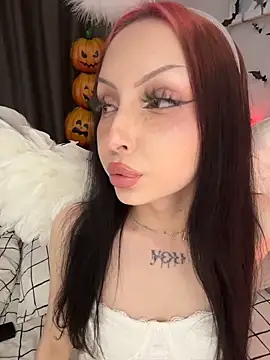 Lina Thornton  online show from 10/30/25, 08:53