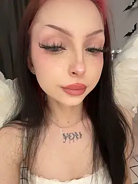 Snapshot of Lina_Thornton_ chatting on 10/31/25, 10:55 Lina Thornton online show from 10/31/25, 10:55