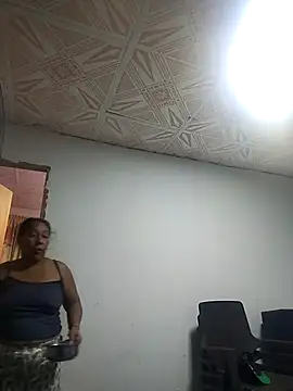 Snapshot of Naomi-Mature chatting on 10/17/25, 08:39 Naomi-Mature online show from 10/17/25, 08:39