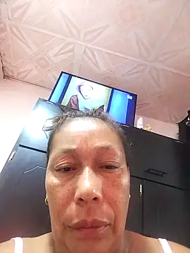 Snapshot of Naomi-Mature chatting on 11/15/25, 08:22 Naomi-Mature online show from 11/15/25, 08:22