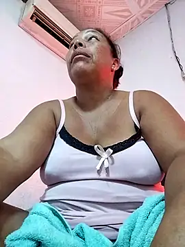 Snapshot of Naomi-Mature chatting on 11/26/25, 08:15 Naomi-Mature online show from 11/26/25, 08:15