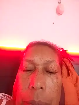 Snapshot of Naomi-Mature chatting on 12/14/25, 09:14 Naomi-Mature online show from 12/14/25, 09:14