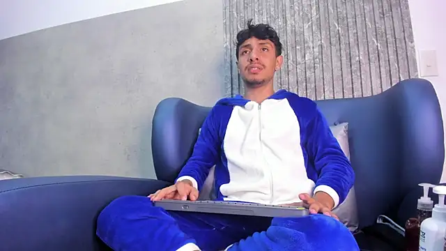 Snapshot of maximiliano_jam chatting on 09/25/25, 03:32 maximiliano jam online show from 09/25/25, 03:32