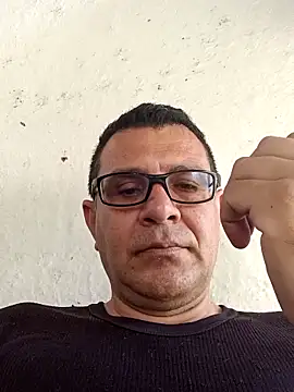 Snapshot of voyerista50 chatting on 09/22/25, 06:10 voyerista50 online show from 09/22/25, 06:10