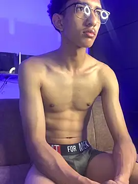 Snapshot of Cj_davis_ chatting on 11/21/25, 12:32 Cj davis online show from 11/21/25, 12:32