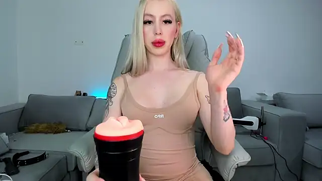 Sweet Soffi online show from 12/14/25, 02:17