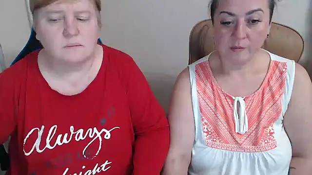 Snapshot of Bertie_Adeline chatting on 10/29/25, 07:15 Bertie Adeline online show from 10/29/25, 07:15