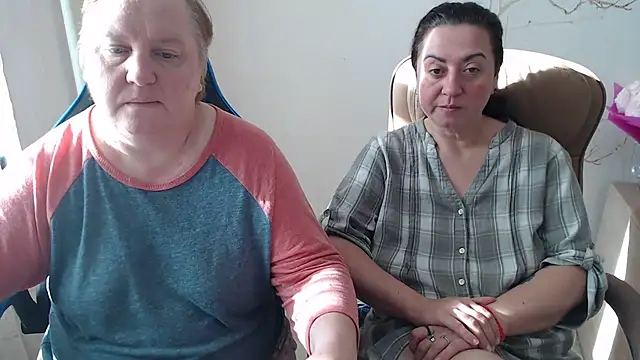 Snapshot of Bertie_Adeline chatting on 11/14/25, 09:41 Bertie Adeline online show from 11/14/25, 09:41